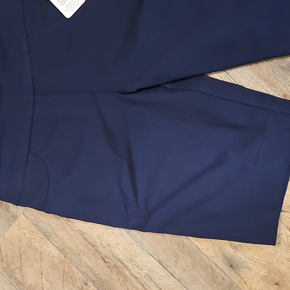 👖Ruby Rd.  Navy Shorts - Picture 3 of 10